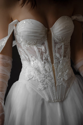 Embroidered Corset with Deep V-Neck Cut, Floral Lingerie, Romantic Lace Ensemble,  Wedding Undergarments