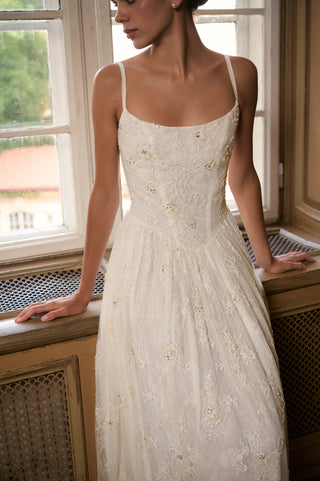Long Ivory Lace Bridal Dress