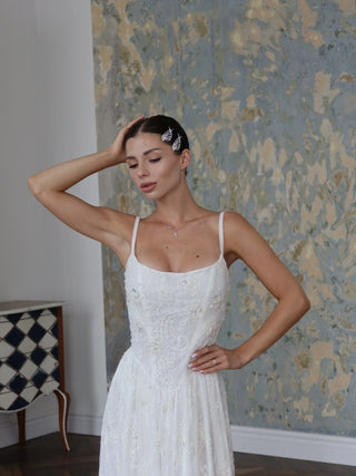 Long Ivory Lace Bridal Dress