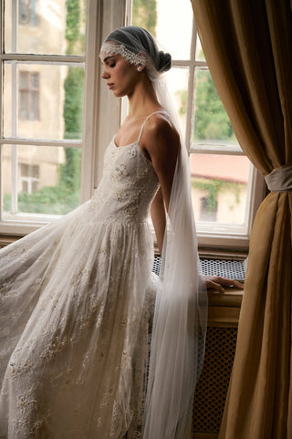 Annette veil