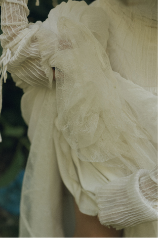 Natural silk dress — classic cut with detachable sleeves