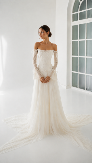Natural silk dress — classic cut with detachable sleeves