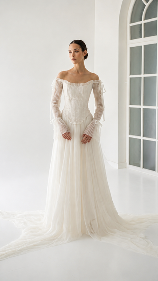 Natural silk dress — classic cut with detachable sleeves