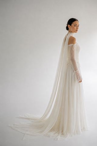 Natural silk dress — classic cut with detachable sleeves