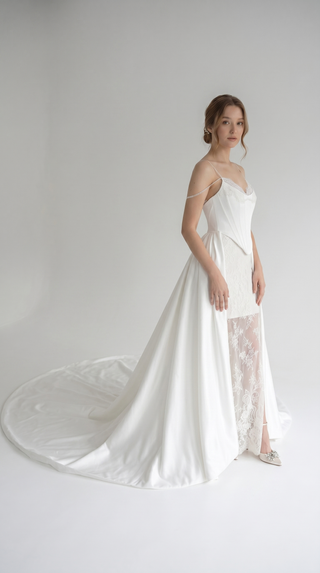 Lace and satin set with detachable train