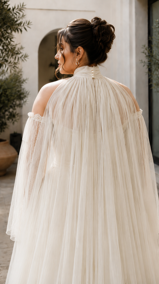 Plus size. Natural silk dress — classic cut with detachable sleeves