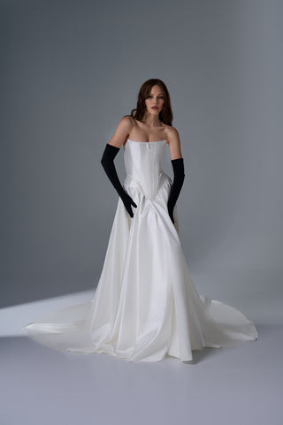 Elegant Strapless Bridal Set with Long Skirt and Gloves