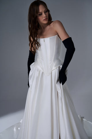 Elegant Strapless Bridal Set with Long Skirt and Gloves