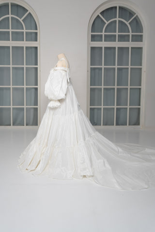 Taffeta dress with a full skirt and removable corset — model with a train and detachable sleeves