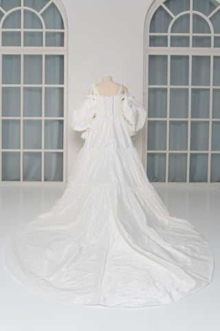 Taffeta dress with a full skirt and removable corset — model with a train and detachable sleeves