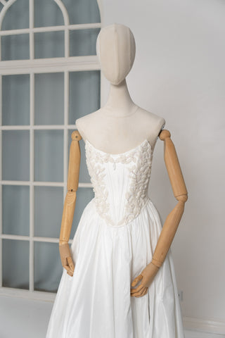 Strapless wedding set with handmade embroidery