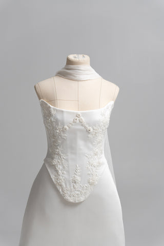 Exquisite dress-transformer with a corset bodice and two skirts for an elegant wedding look