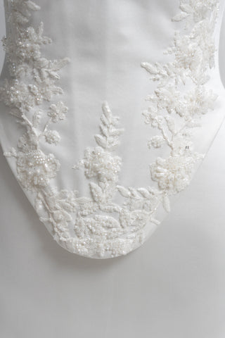 Exquisite dress-transformer with a corset bodice and two skirts for an elegant wedding look