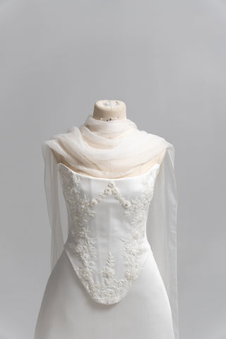 Exquisite dress-transformer with a corset bodice and two skirts for an elegant wedding look