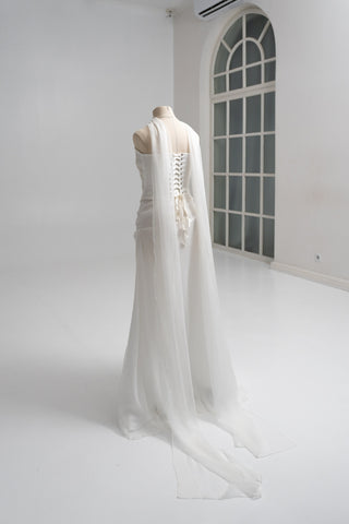 Exquisite dress-transformer with a corset bodice and two skirts for an elegant wedding look