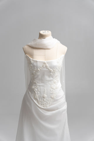 Exquisite dress-transformer with a corset bodice and two skirts for an elegant wedding look