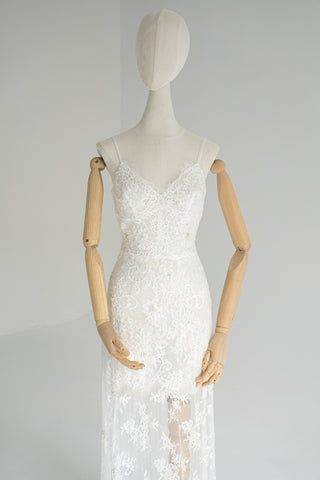 Lace and satin set with detachable train