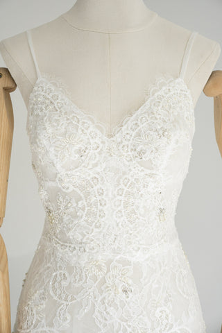 Lace and satin set with detachable train