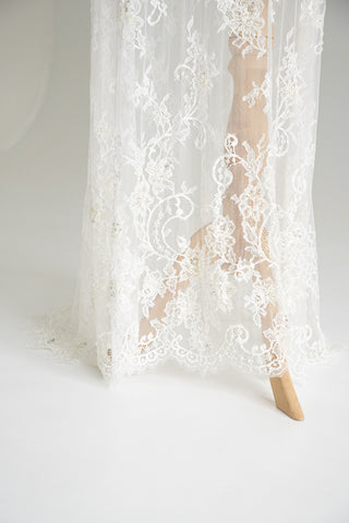 Lace and satin set with detachable train