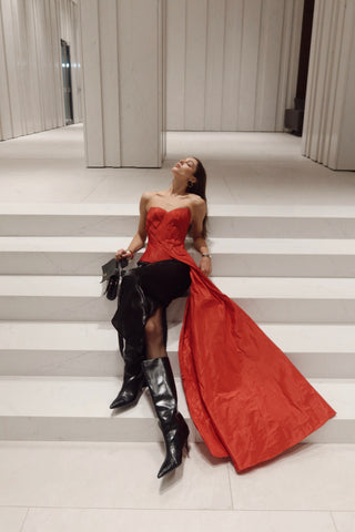 Red corset with train — a striking accent for special occasions