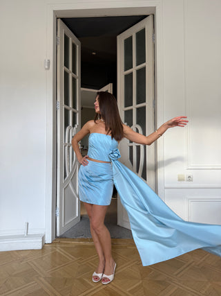 A blue set consisting of a corset and a skirt with a removable train, designed for special occasions and an accentuated silhouette - designer piece by Caribis