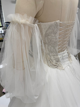 Set with embroidered corset and fluffy mesh skirt — corset with V-neck and removable sleeves