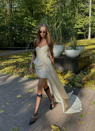 Corset with train — sophisticated minimalism in a contemporary style