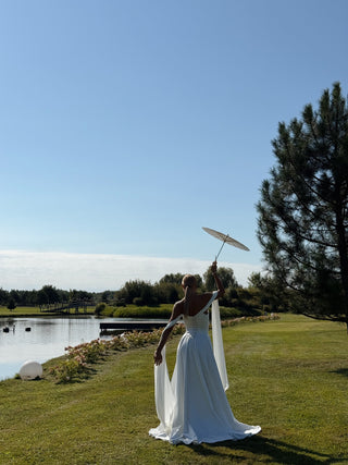 Set with embroidered corset and skirt — corset with hand-embroidered beads and removable cape sleeves