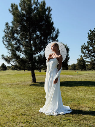 Set with embroidered corset and skirt — corset with hand-embroidered beads and removable cape sleeves