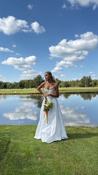 Strapless wedding set with handmade embroidery