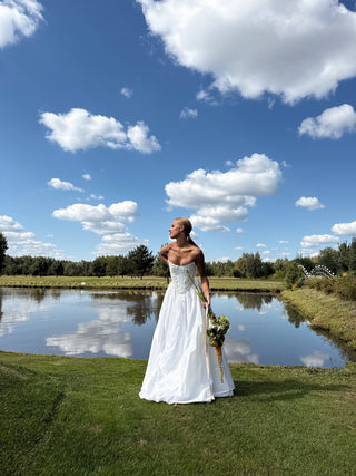 Strapless wedding set with handmade embroidery