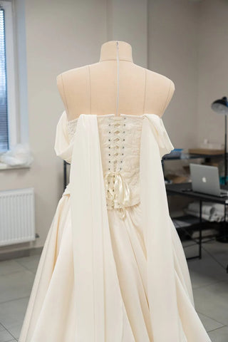 Original garment on mannequin — Plus Size Off-the-Shoulder Bridal Corset & Skirt Set