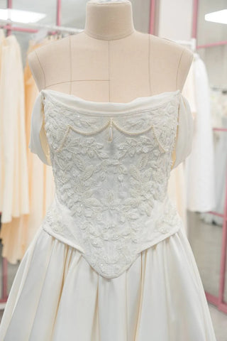 Original garment on mannequin — Plus Size Off-the-Shoulder Bridal Corset & Skirt Set