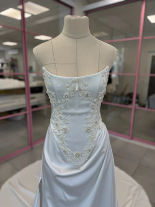 Original garment on mannequin — Plus Size Satin Bridal Corset & Draped Slit Skirt Set