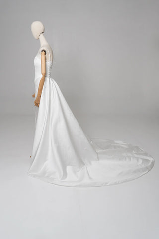 Original garment on mannequin — Plus Size Lace Bridal Dress with Satin Corset & Detachable Train