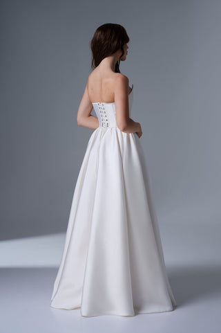 Original photoshoot — regular-size sample of the same bridal set