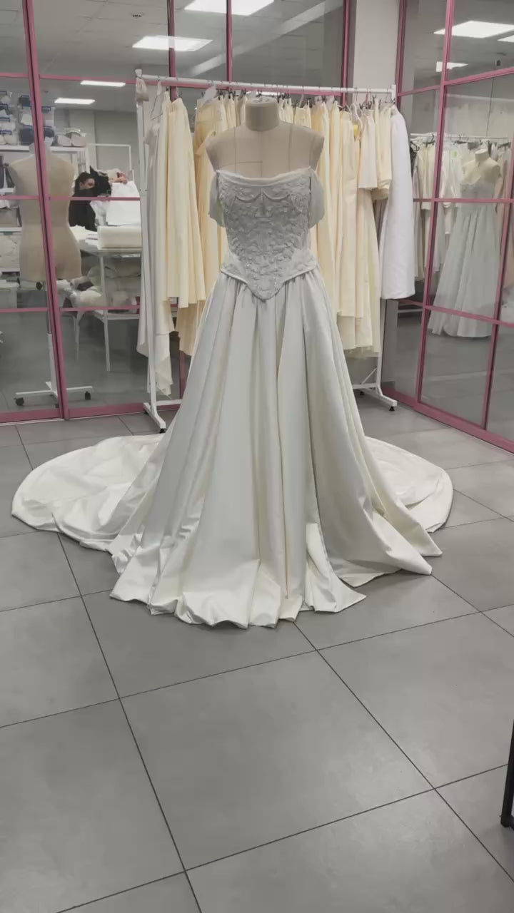 Original garment video — Plus Size Off-the-Shoulder Bridal Corset & Skirt Set